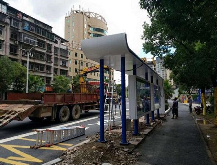 南充不锈钢公交站台_锐思广告制品生产厂家